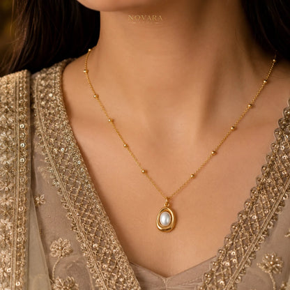Aurora Pearl Pendant Necklace