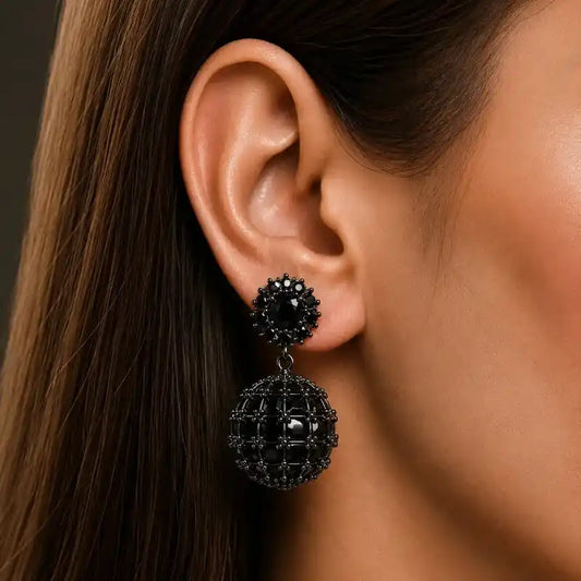 Black Éclat Royale Drop Earrings