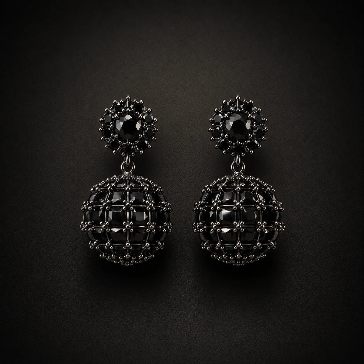 Black Éclat Royale Drop Earrings