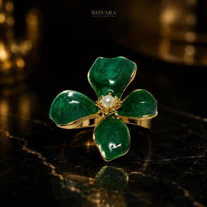 Émeraude Royale Flower Ring