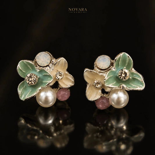 Fleur Émeraude Pearl Studs