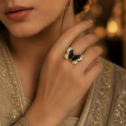 Noir Papillon Ring