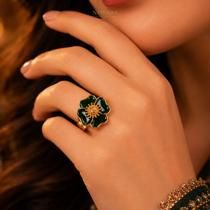 Noir Fleur Bloom Ring