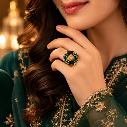 Noir Fleur Bloom Ring